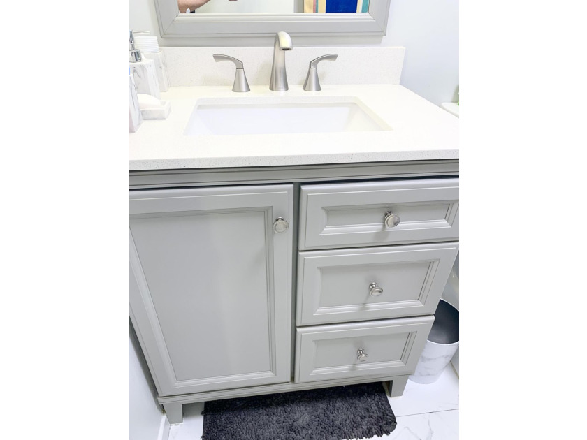 Welcome to this charming rare 1st floor corner, 2 bedroom, 2 - photo 25