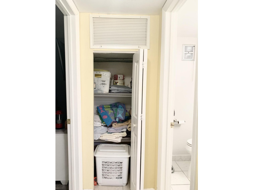 Welcome to this charming rare 1st floor corner, 2 bedroom, 2 - photo 28