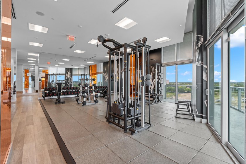 ABSOLUTELY GORGEOUS FULLY RENOVATED CONDO | PRESTIGOUS NEW - photo 31