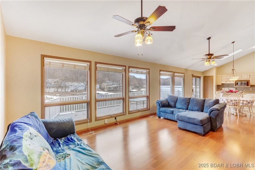 BACK ON THE MARKET!! Well-maintained waterfront home located in - photo 8