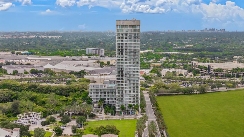 ABSOLUTELY GORGEOUS FULLY RENOVATED CONDO | PRESTIGOUS NEW - photo 49