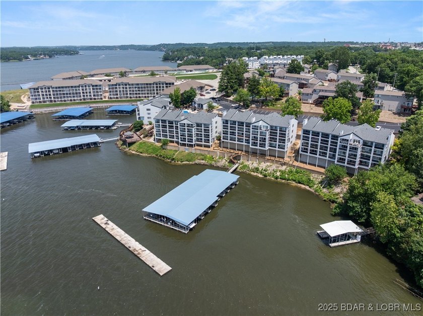 WHAT A VIEW! Freshly remodeled with custom showers and new - photo 25