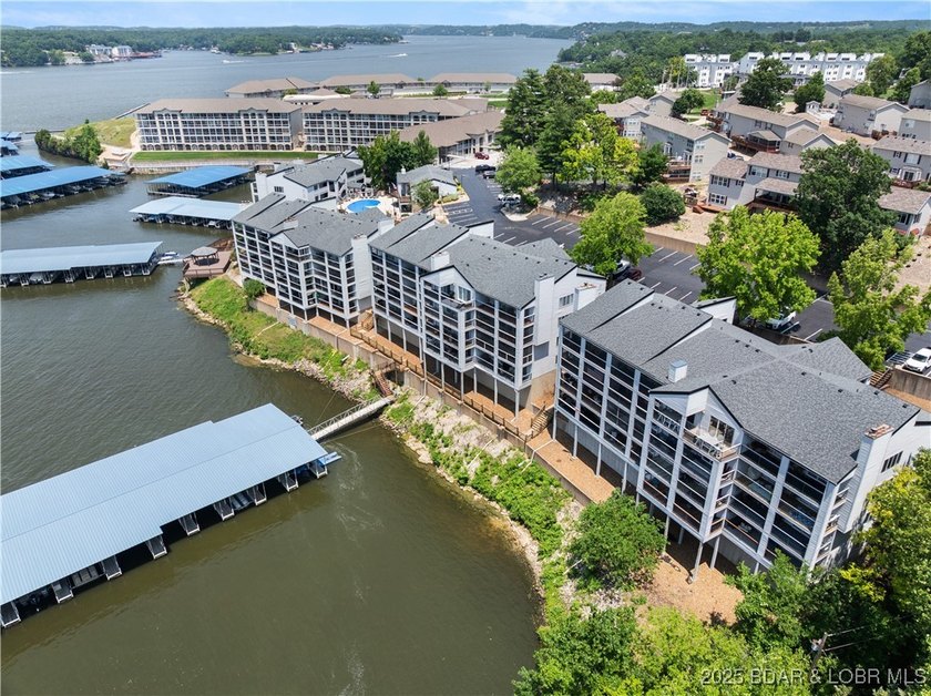 WHAT A VIEW! Freshly remodeled with custom showers and new - photo 26
