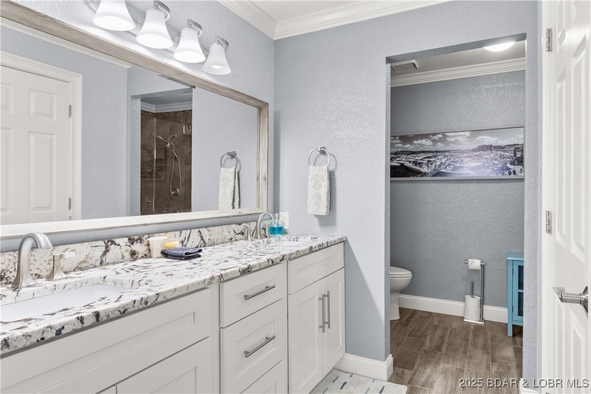 WHAT A VIEW! Freshly remodeled with custom showers and new - photo 28