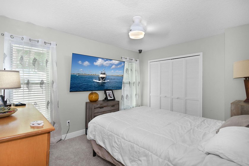 ACCEPTING BACKUP OFFERS: *SELLER WILL CONTRIBUTE UP TO $15k TO - photo 30
