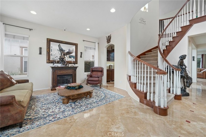 Welcome to 2712 Ashwood - over 3,000 square feet of comfortable - photo 3