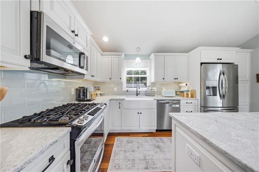 Beautifully updated and thoughtfully designed, this spacious - photo 20