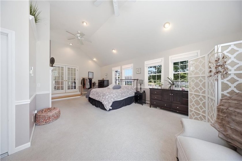Beautifully updated and thoughtfully designed, this spacious - photo 30