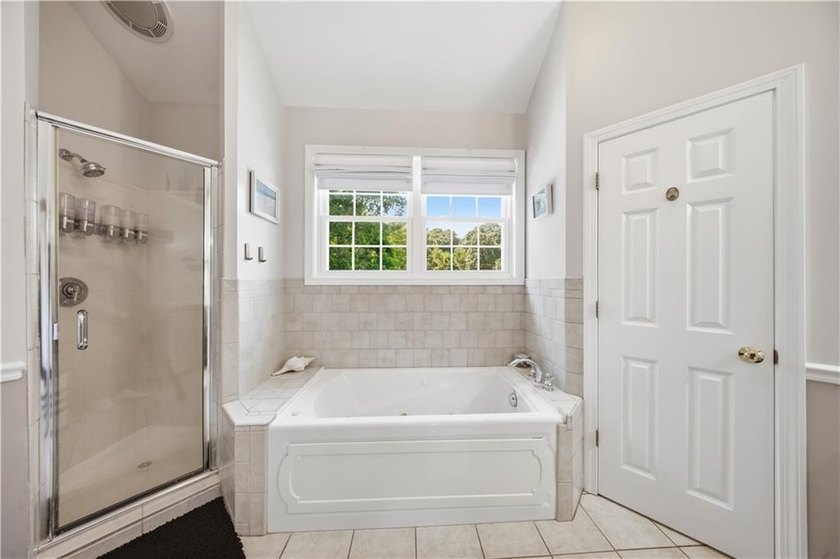 Beautifully updated and thoughtfully designed, this spacious - photo 33