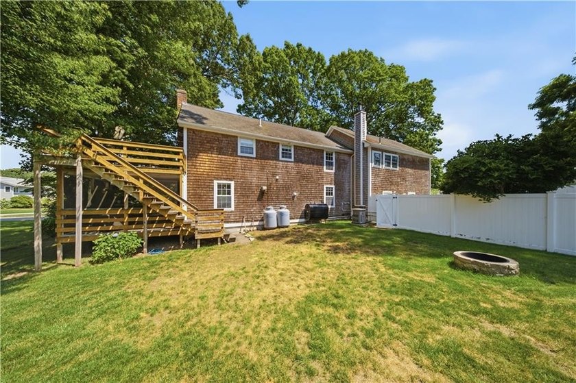 Beautifully updated and thoughtfully designed, this spacious - photo 47
