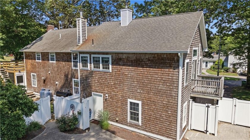Beautifully updated and thoughtfully designed, this spacious - photo 48