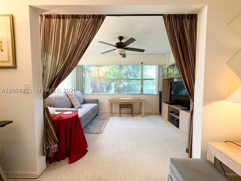 Beautiful, nicely furnished 2nd-floor unit available for - photo 11