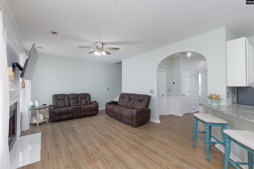 Welcome to 400 Buckthorne Drive in Lexington's desirable - photo 12