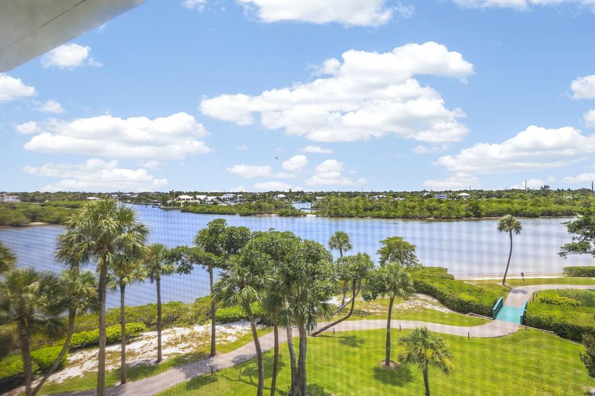 VIEWS, VIEWS. Some of the best in Jupiter Harbour. Sunsets are - photo 24