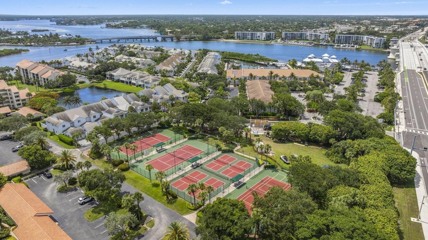 VIEWS, VIEWS. Some of the best in Jupiter Harbour. Sunsets are - photo 33