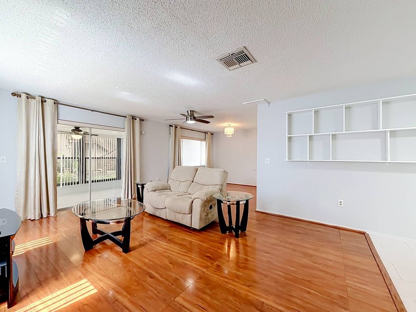 Newly renovated, ground-floor 2 bed, 2 bath condo, 1,144 sq ft - photo 5