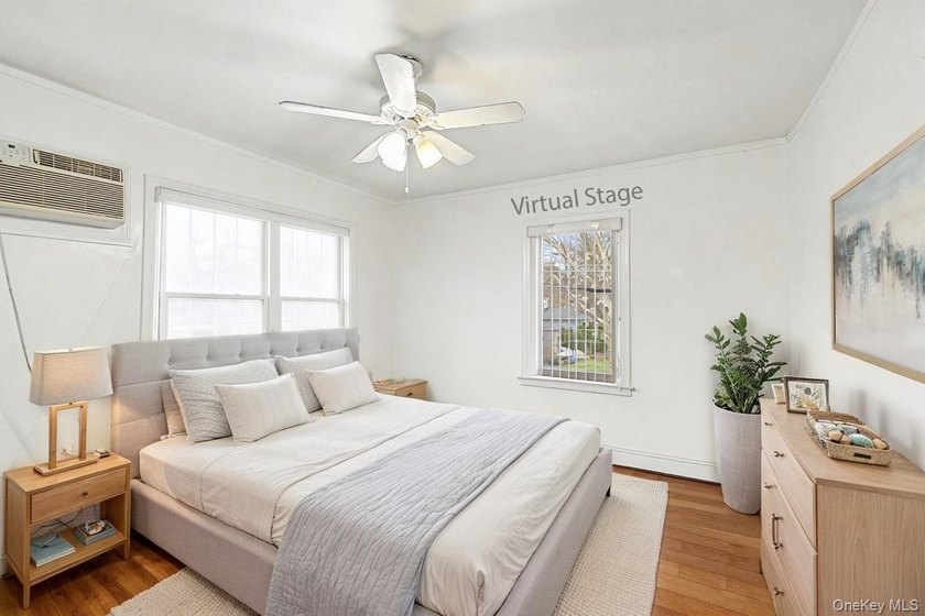 Bright and Cozy Colonial in Great Neck South! Large Open Floor - photo 15