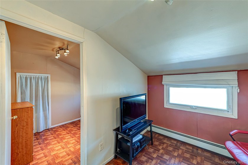 Opportunity awaits! Do not miss out on this gorgeous split level - photo 17
