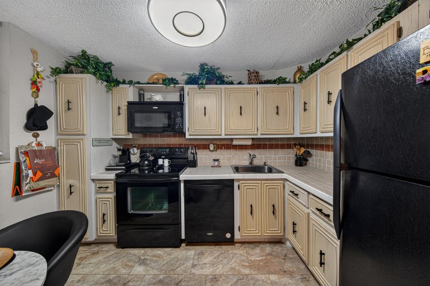 Here is a perfect opportunity to own an apartment in a quiet 55+ - photo 17