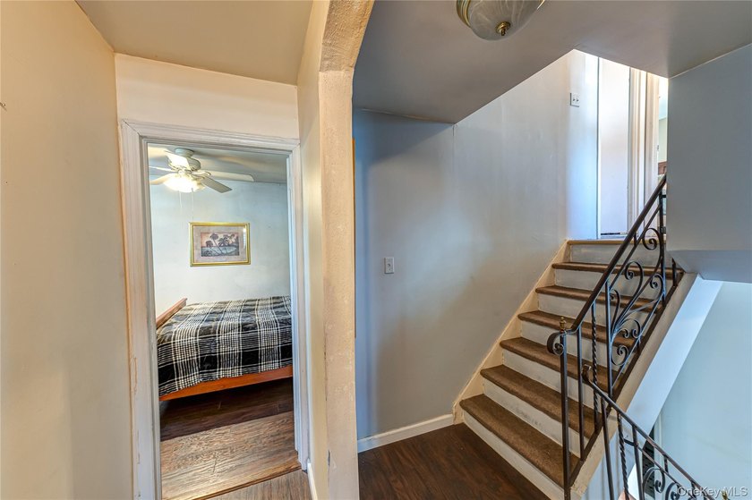 Opportunity awaits! Do not miss out on this gorgeous split level - photo 21