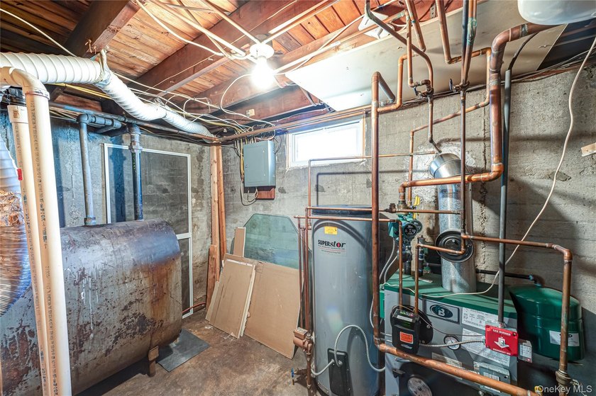 Opportunity awaits! Do not miss out on this gorgeous split level - photo 25