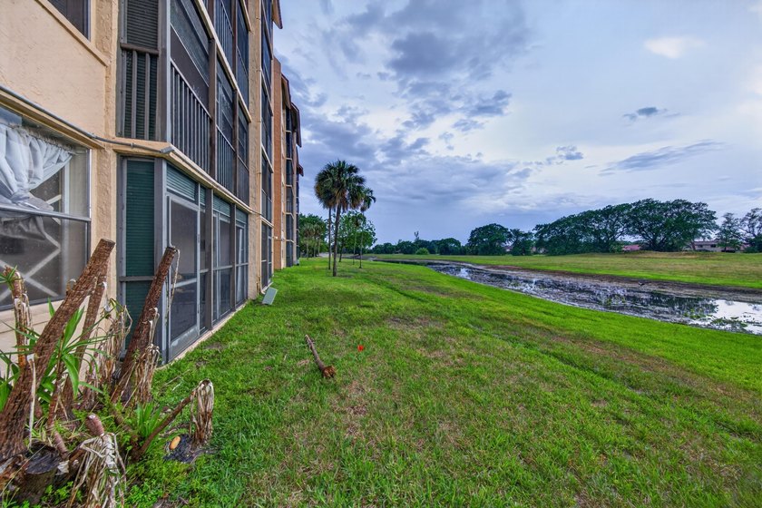 Here is a perfect opportunity to own an apartment in a quiet 55+ - photo 31