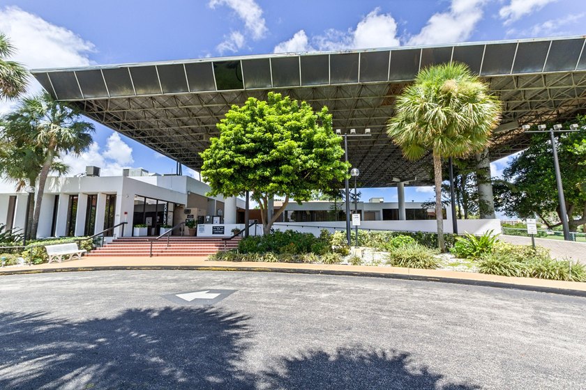 Here is a perfect opportunity to own an apartment in a quiet 55+ - photo 32