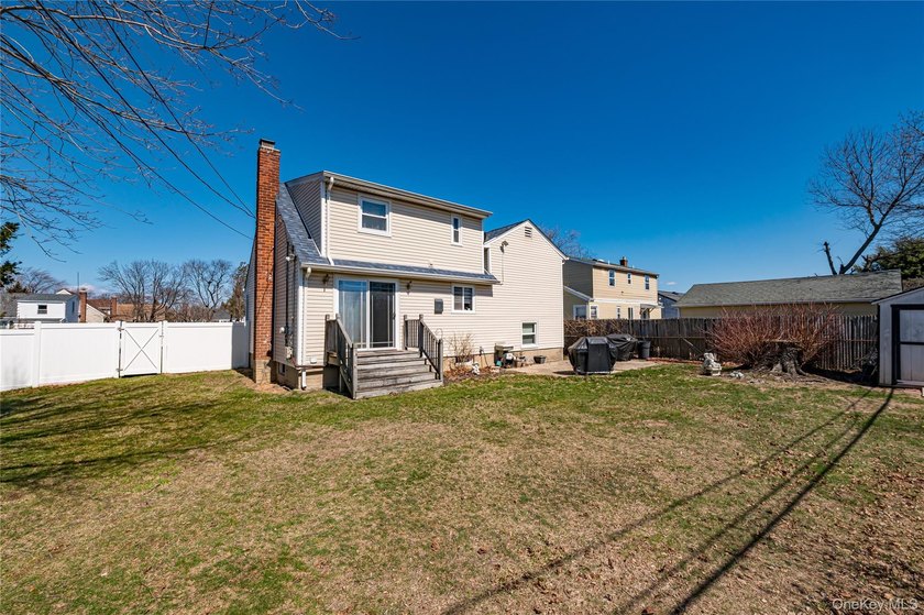 Opportunity awaits! Do not miss out on this gorgeous split level - photo 39