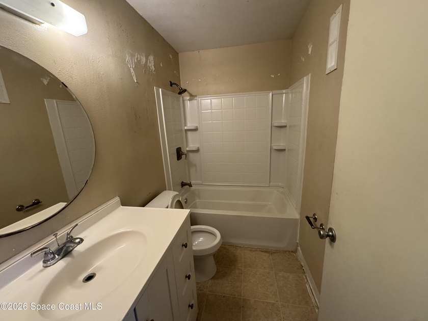 Enjoy second-floor living in this spacious 3-bedroom, 3-bath - photo 6