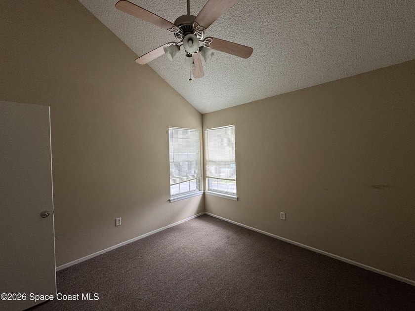 Enjoy second-floor living in this spacious 3-bedroom, 3-bath - photo 8
