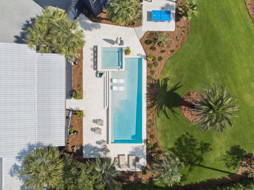 Welcome to this stunning waterfront retreat in historic Point - photo 13