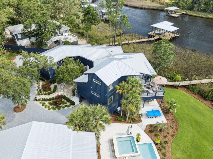 Welcome to this stunning waterfront retreat in historic Point - photo 15