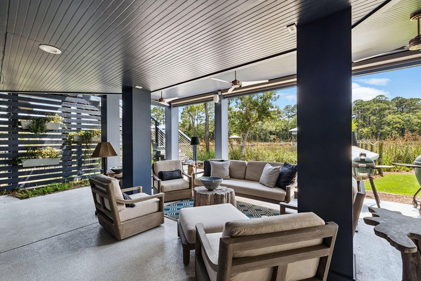 Welcome to this stunning waterfront retreat in historic Point - photo 22