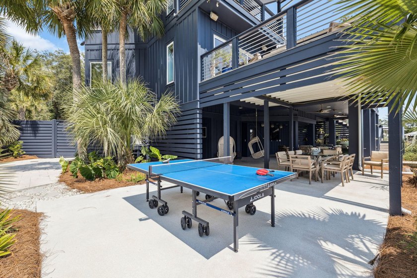 Welcome to this stunning waterfront retreat in historic Point - photo 25