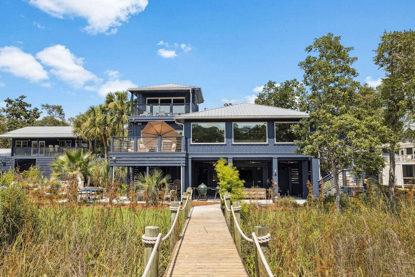 Welcome to this stunning waterfront retreat in historic Point - photo 28