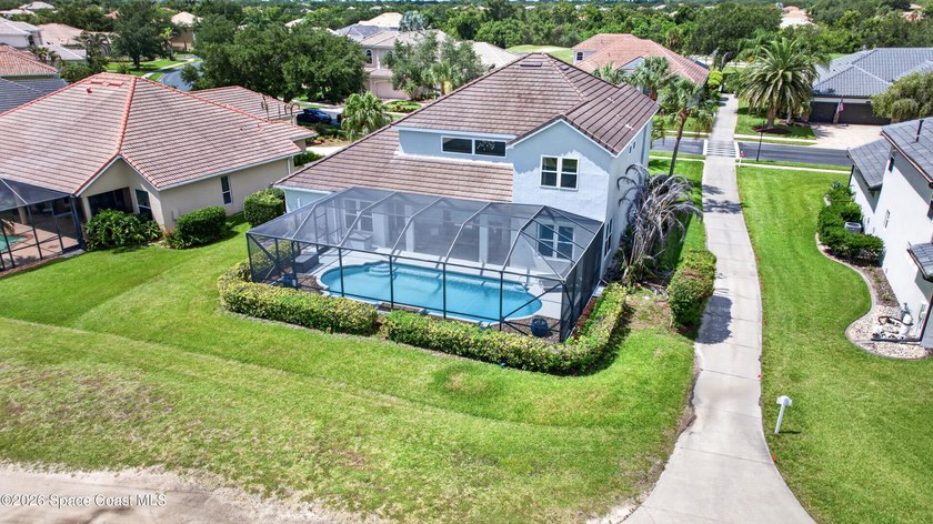 You just found your new home!! This Executive Style 5 bedroom, 3 - photo 5