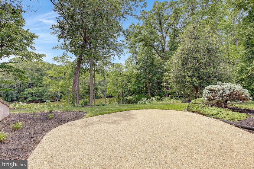 Discover the possibilities of waterfront living on beautiful - photo 14
