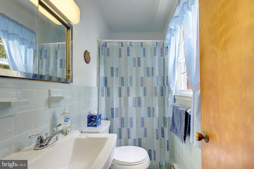 Discover the possibilities of waterfront living on beautiful - photo 47