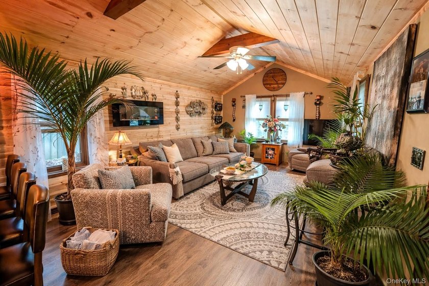 Welcome to this cozy and affordable 2-bedroom, 1-bathroom home - photo 2