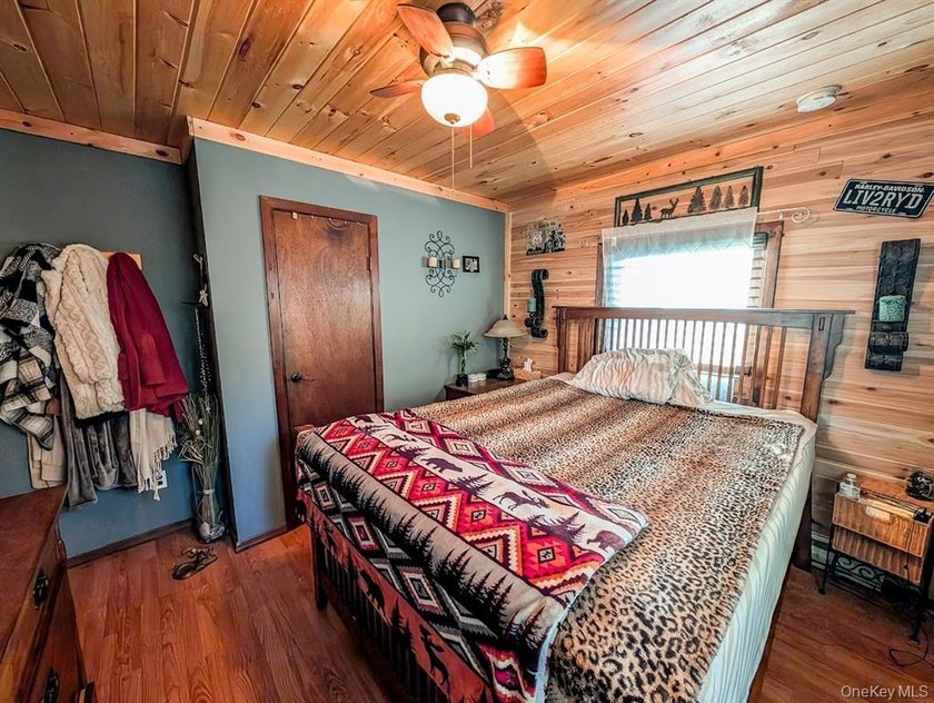 Welcome to this cozy and affordable 2-bedroom, 1-bathroom home - photo 8