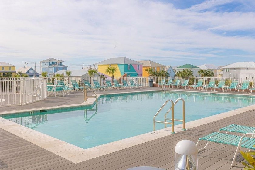 Welcome to Sanibel, where coastal luxury and convenience meet in - photo 15