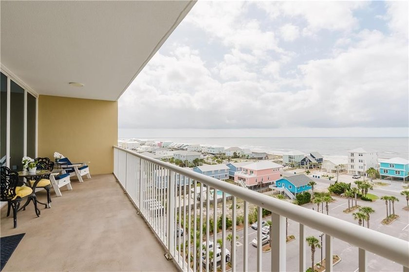 Welcome to Sanibel, where coastal luxury and convenience meet in - photo 16