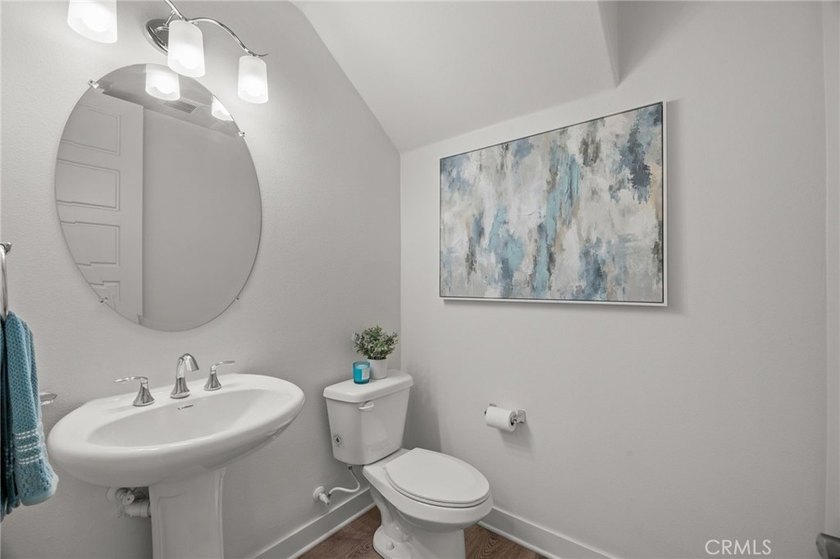 Stunning detached corner-lot home in the prestigious gated - photo 19