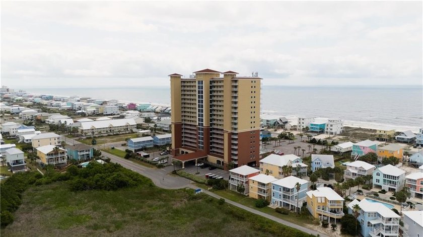 Welcome to Sanibel, where coastal luxury and convenience meet in - photo 25