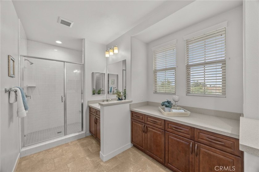 Stunning detached corner-lot home in the prestigious gated - photo 26