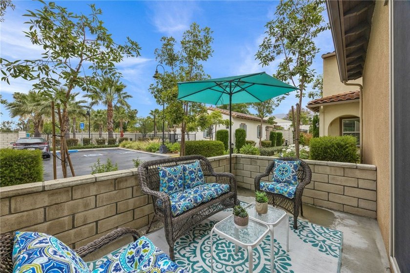 Stunning detached corner-lot home in the prestigious gated - photo 33