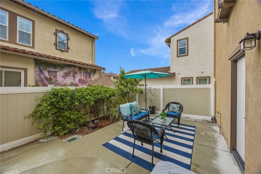 Stunning detached corner-lot home in the prestigious gated - photo 35
