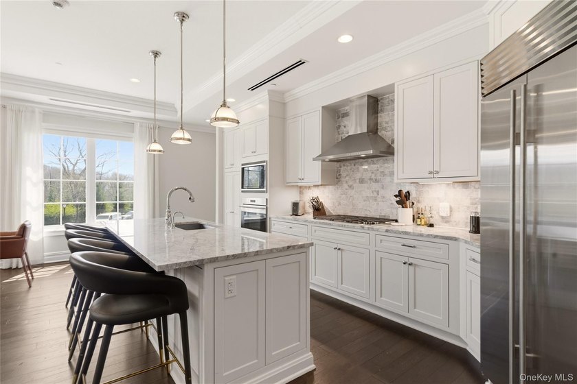 North Hills. Luxury living at its best in this corner 2 bedroom - photo 4