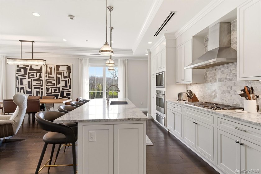 North Hills. Luxury living at its best in this corner 2 bedroom - photo 5