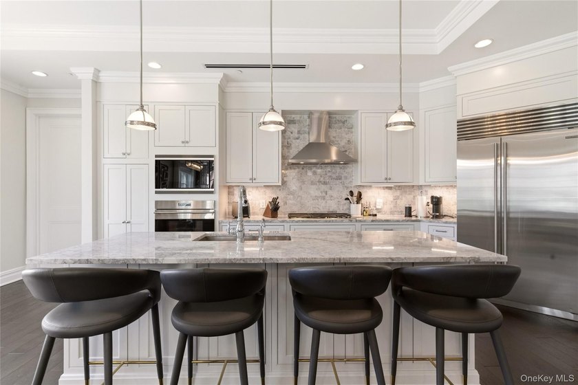 North Hills. Luxury living at its best in this corner 2 bedroom - photo 6
